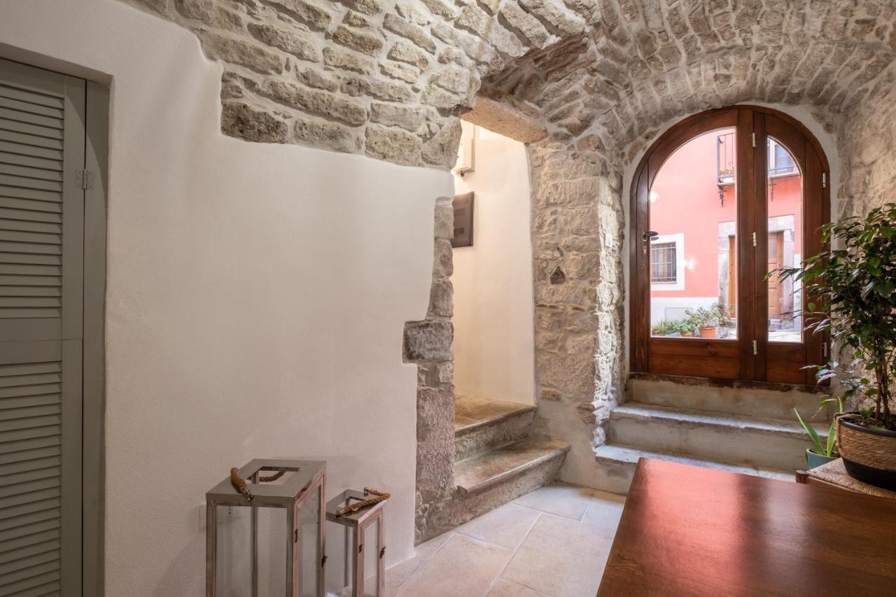 Dimora Sant'Ignazio Guest House Боза Екстер'єр фото