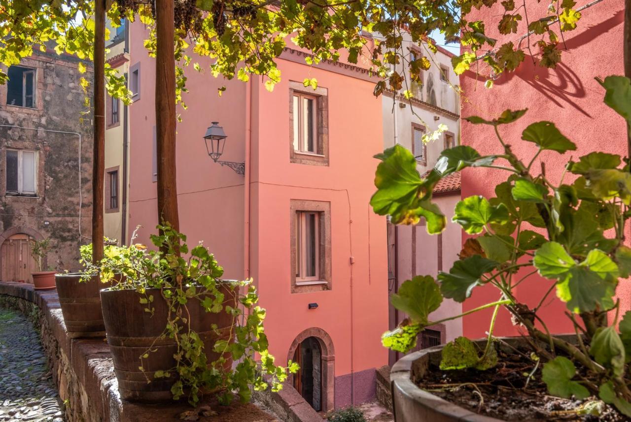 Dimora Sant'Ignazio Guest House Боза Екстер'єр фото