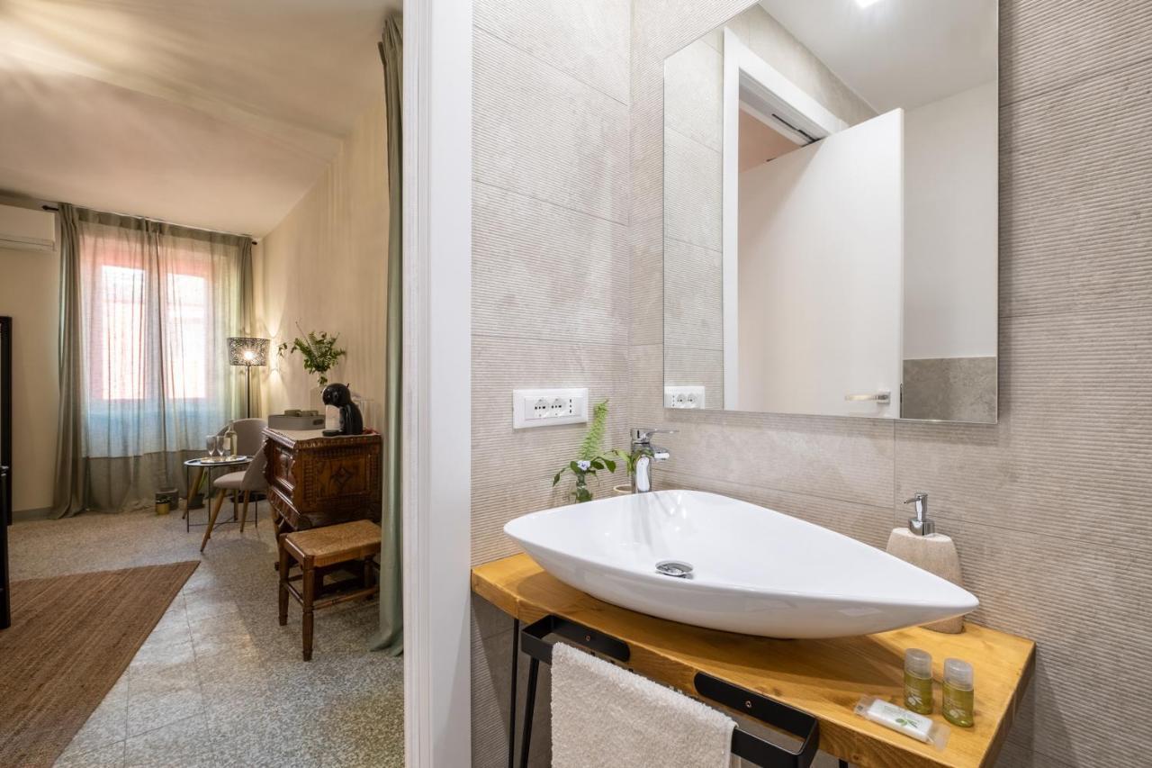 Dimora Sant'Ignazio Guest House Боза Екстер'єр фото