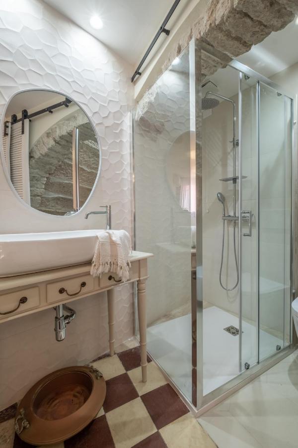 Dimora Sant'Ignazio Guest House Боза Екстер'єр фото