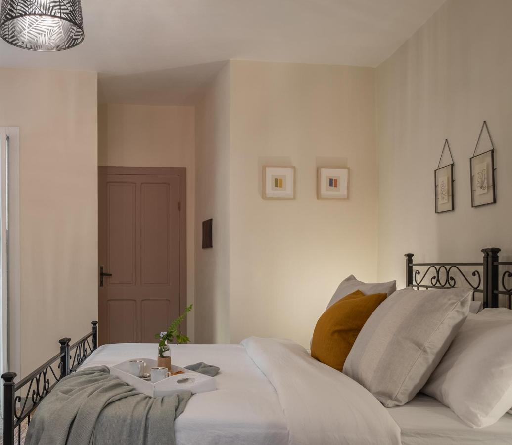 Dimora Sant'Ignazio Guest House Боза Екстер'єр фото