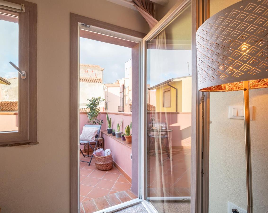 Dimora Sant'Ignazio Guest House Боза Екстер'єр фото