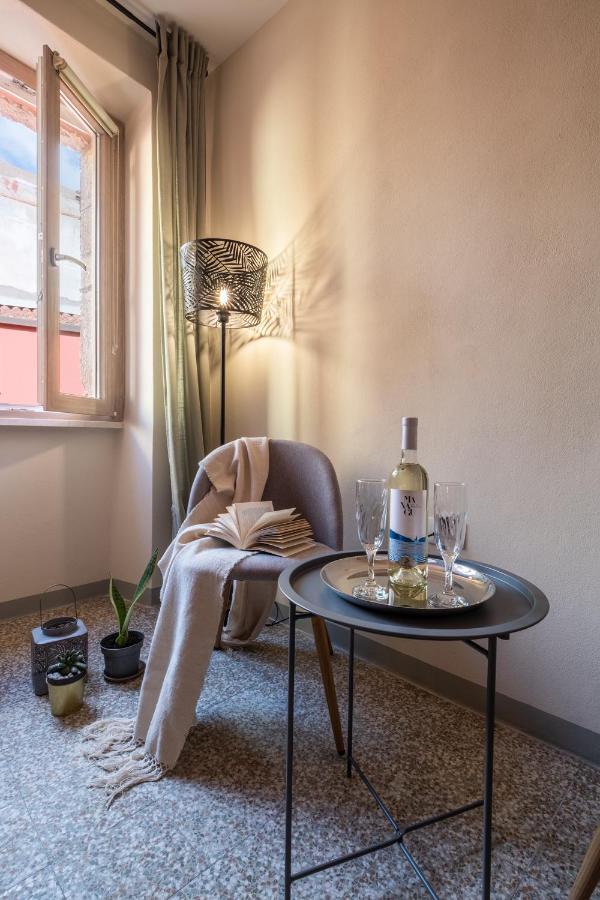 Dimora Sant'Ignazio Guest House Боза Екстер'єр фото